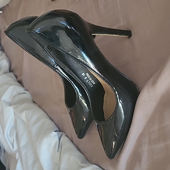 Heel - Picture 4 of 5